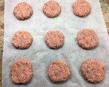 Foto del paso 7 de la receta: Fiesta de hamburguesas 🍔🥳niños