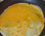 Foto del paso 2 de la receta: Omelette de jamón, queso y tomate