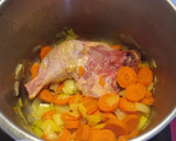 Foto del paso 2 de la receta: Crema de zanahoria con pollo y aguacate