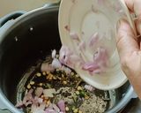 A picture of step 2 of Whole Jowar Upma in Pressure cooker.