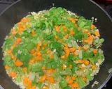 Foto del paso 3 de la receta: Garbanzos con huevos fritos