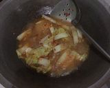 Foto langkah ke 4 dari resep Seblak Kerupuk Basah Di Kala Hujan.