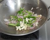 தக்காளி குடைமிளகாய் சாதம்(Thakkali kudaimilakaai saatham recipe in tamil) ரெசிபி ஸ்டேப் 5 புகைப்படம்