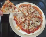 માર્ગરીટા પીઝા (Margherita Pizza Recipe In Gujarati) રેસીપી સ્ટેપ3ફોટો