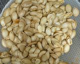 Foto del paso 1 de la receta: Pipas de calabaza sazonadas - Receta de aprovechamiento