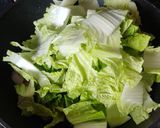Foto langkah ke 3 dari resep Tumis Sawi Wortel.