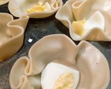 Foto del paso 3 de la receta: Canastitas de cebolla, roquefort y jamón