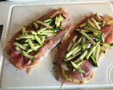 Cukkinis csirkerolád fehérboros szószban recept fázis 4 fotója