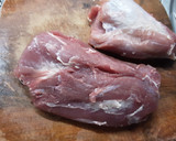 Foto del paso 1 de la receta: Solomillo de cerdo en salsa