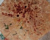 A picture of step 3 of Aloo paratha.
