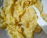 Foto langkah ke 1 dari resep Bolu Tape Putih Telur.