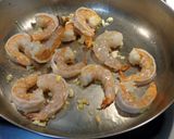 Foto del paso 2 de la receta: CAMARONES CON VAINAS DE ARVEJAS TIERNAS, SZECHUAN (Chino)