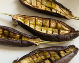 Foto del paso 1 de la receta: Berenjena rellenas muy fácil y rápido