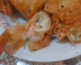 Foto langkah ke 6 dari resep Crab Rangoon (Pangsit Goreng Keju).
