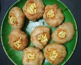 A picture of step 2 of Bhelpuri Golgappe cheesy Pizza.