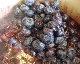 Foto del paso 2 de la receta: Cerezas y arándanos a la canela y ron para postres y rellenos