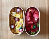 Hình bước làm 3 của món Hộp cơm bento trứng và hoa quả