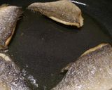 A picture of step 3 of Pan fried sea bass with fresh tomatoes.