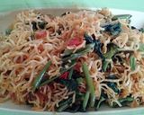 Foto langkah ke 3 dari resep Mie kangkung.
