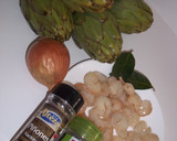 Foto del paso 1 de la receta: Alcachofas con gambas peladas y piñones