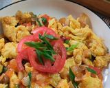 Foto langkah ke 7 dari resep 番茄炒蛋 (Fānqié chǎodàn) / Tomat tumis Telur (1272).