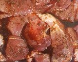 Foto del paso 3 de la receta: Chuleta parrillera al horno