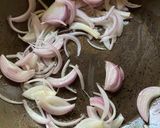 A picture of step 3 of Shrimp Chowmein.