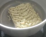 Foto langkah ke 2 dari resep Indomie Santan Mentega.