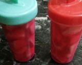 A picture of step 3 of Frozen Muskmelon Pepsicles in RoohAfza.