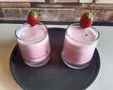 સ્ટ્રોબેરી મિલ્કશેક (Strawberry Milkshake Recipe In Gujarati) રેસીપી સ્ટેપ4ફોટો