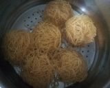صورة لخطوة 2 من وصفة رشتة بصوص حمراء بكرومة الخروف