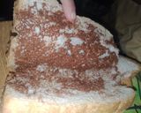 A picture of step 3 of Nutella chocolate sandwich.