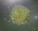Foto langkah ke 2 dari resep Sosis Saus Asam Manis.