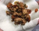 A picture of step 4 of Chicken momos.