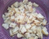 Foto langkah ke 1 dari resep Oseng Mandai Pedas Khas Kalimantan.