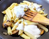 মাশরুম পাস্তা ইন আলফ্রেডো সস (mushroom pasta in alfredo sauce recipe in Bengali) রেসিপি ধাপ - 5 ছবি