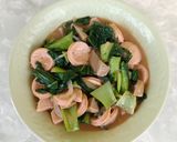 Foto langkah ke 8 dari resep Pakcoy Tumis Sosis Bakso.