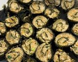 Foto langkah ke 7 dari resep Nori Chicken Roulade Bites.