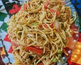 A picture of step 5 of Desi Chicken chowmein.