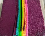 Foto langkah ke 3 dari resep Rainbow mini roll cake.