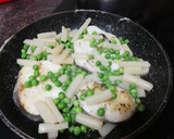 Foto del paso 2 de la receta: Merluza con guisantes