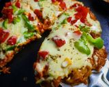 A picture of step 6 of Noodles pizza.