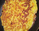 Foto del paso 3 de la receta: Tortilla de tallarines con tomate