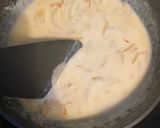 A picture of step 4 of Pan fried salmon with white cream sauce.