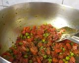 गाजर मटर की सब्जी (gajar matar ki sabzi recipe in Hindi) रेसिपी चरण 3 फोटो