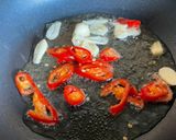 Gambar langkah 1 resipi Taugeh Goreng Kunyit.