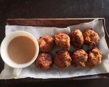 A picture of step 3 of Onion Pakoda.