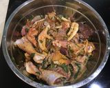 Hình bước làm 2 của món Canh gà xứ Nghệ
