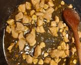 Egy serpenyős rizses csirke fokhagymával, kukoricával,babbal és olívabogyóval 🐤🐥🐣🌽🫒🧄🥣 recept fázis 1 fotója