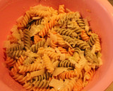 Foto del paso 8 de la receta: Fusillis tricolor y enslada + mayonesa de ajo y tomatitos